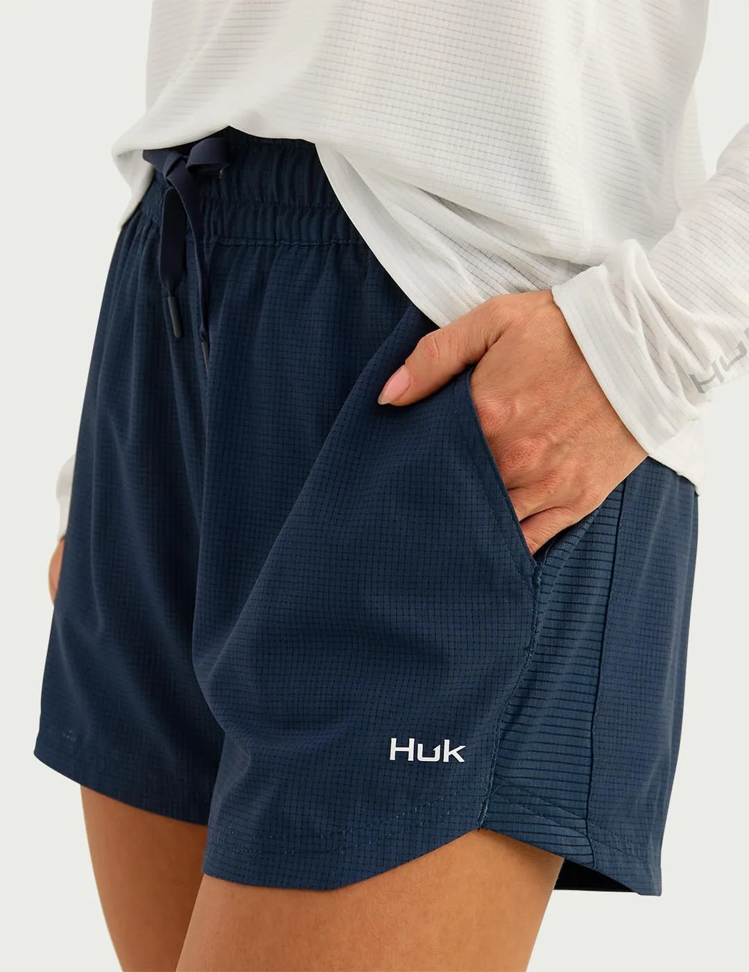 HUK Women's A1a Quick-Dry Fishing Shorts,UPF 30 Sun Protection,4 Inseam, Breathable with Elastic Waistband & Built-in Brief